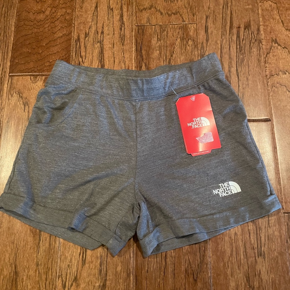 NWT The North Face girls knit shorts gray size large(14-16)